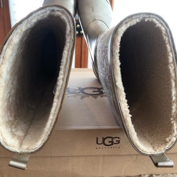 UGG Logo Rain Boots - Picture 6 of 8